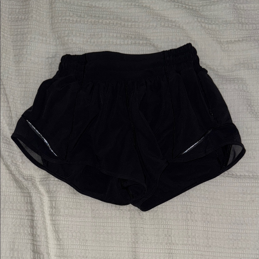 Black Women's Lululemon Shorts 2.5